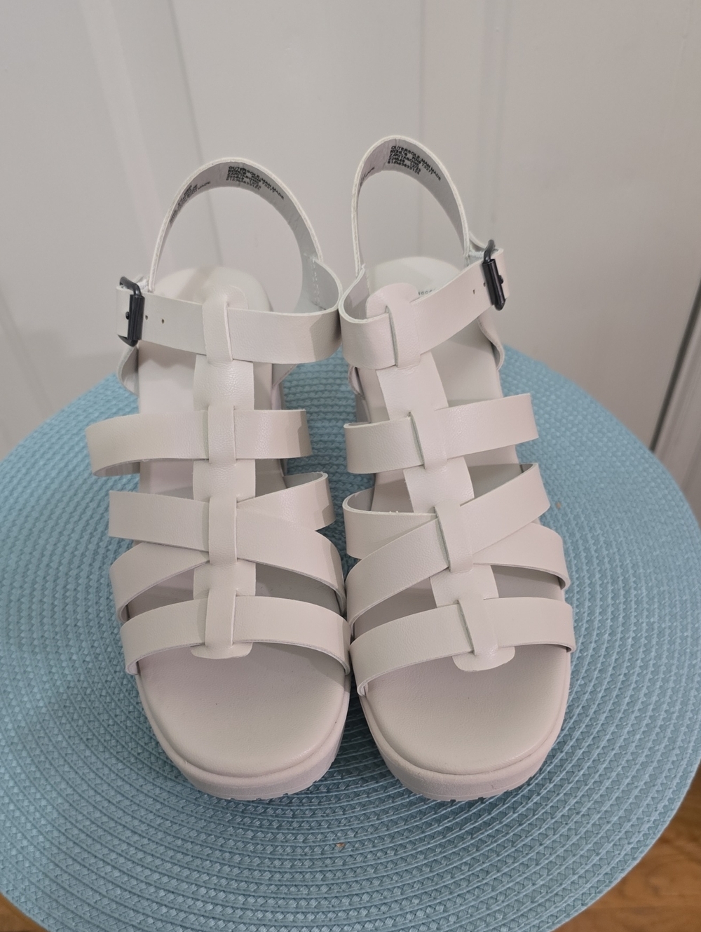 SO BRAND WOMEN'S CREAM ANKLE STRAP SPRING AND SUMMER CHUNKY SANDALS SIZE 8.5